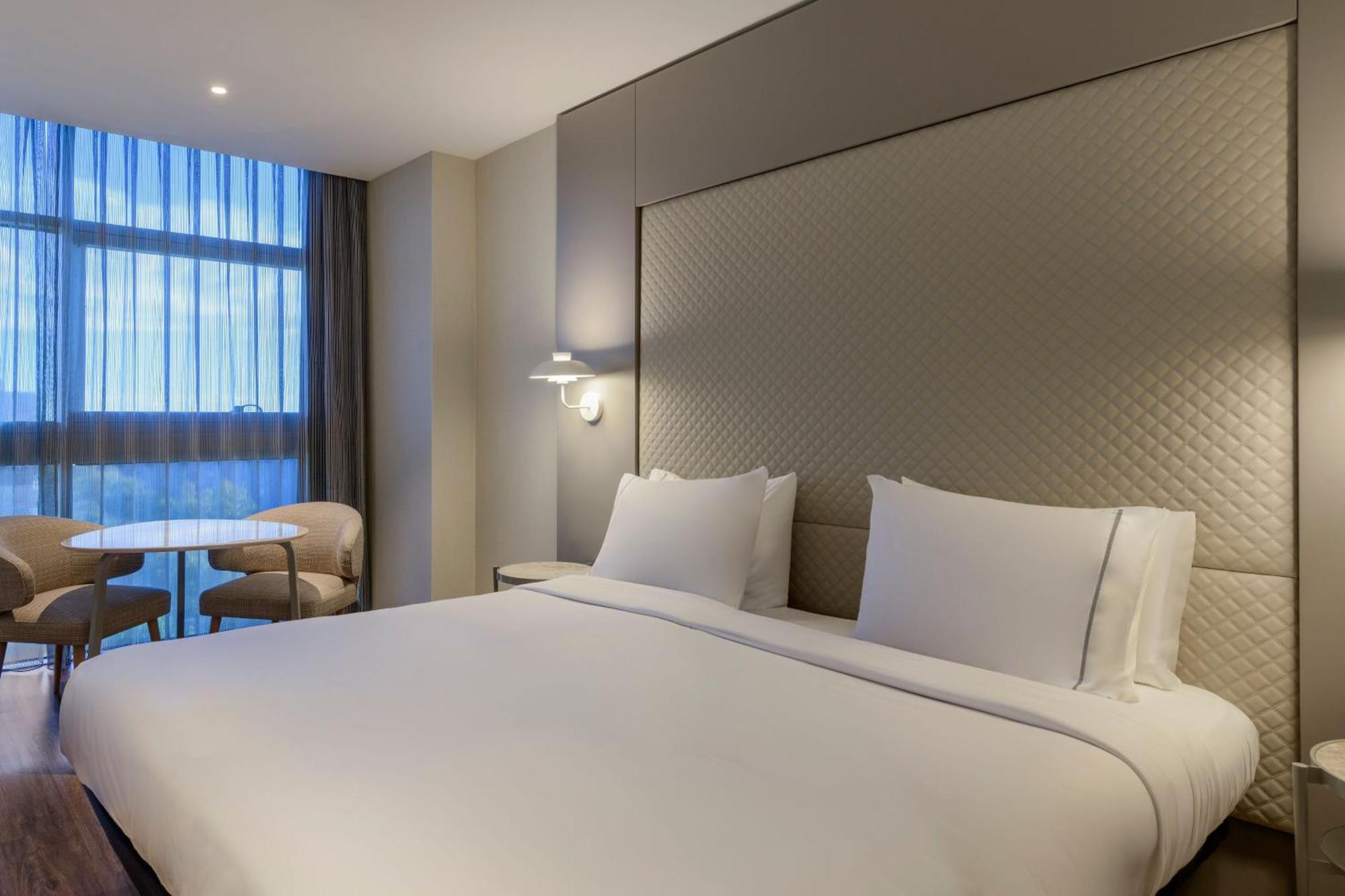 Ac Hotel Som By Marriott L'Hospitalet de Llobregat Eksteriør bilde